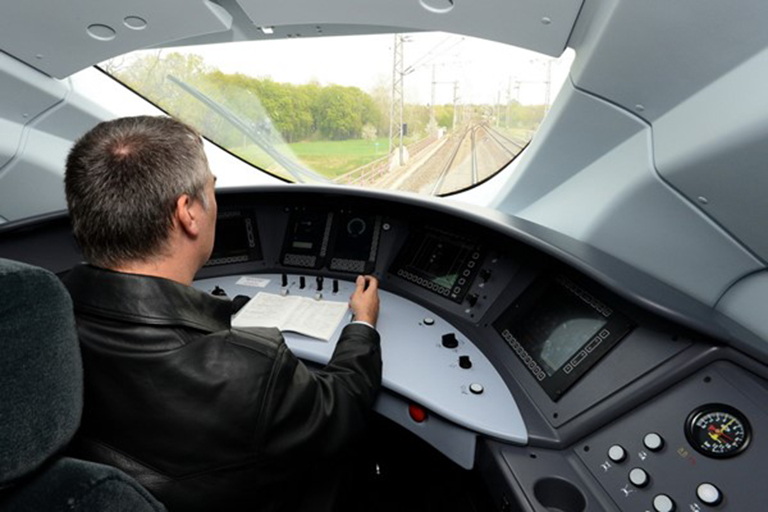 du hoc nghe duc lai tau 1