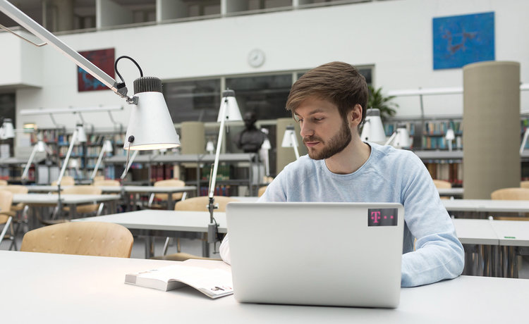 du hoc nghe duc nganh cong nghe thong tin