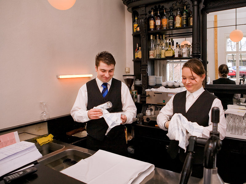 du hoc nghe duc tai hoa binh