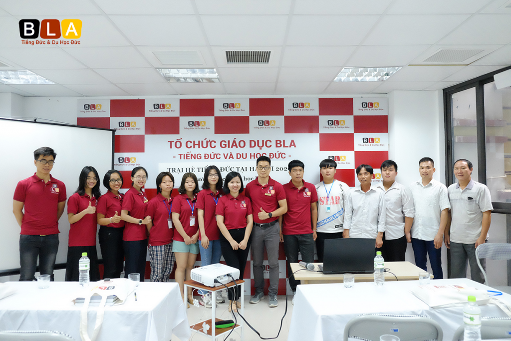 du hoc nghe duc tai dien bien